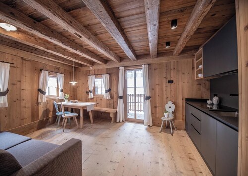 Ferienwohnung 'Ciasa Somuer - Stangode' mit Bergblick, Balkon und WLAN