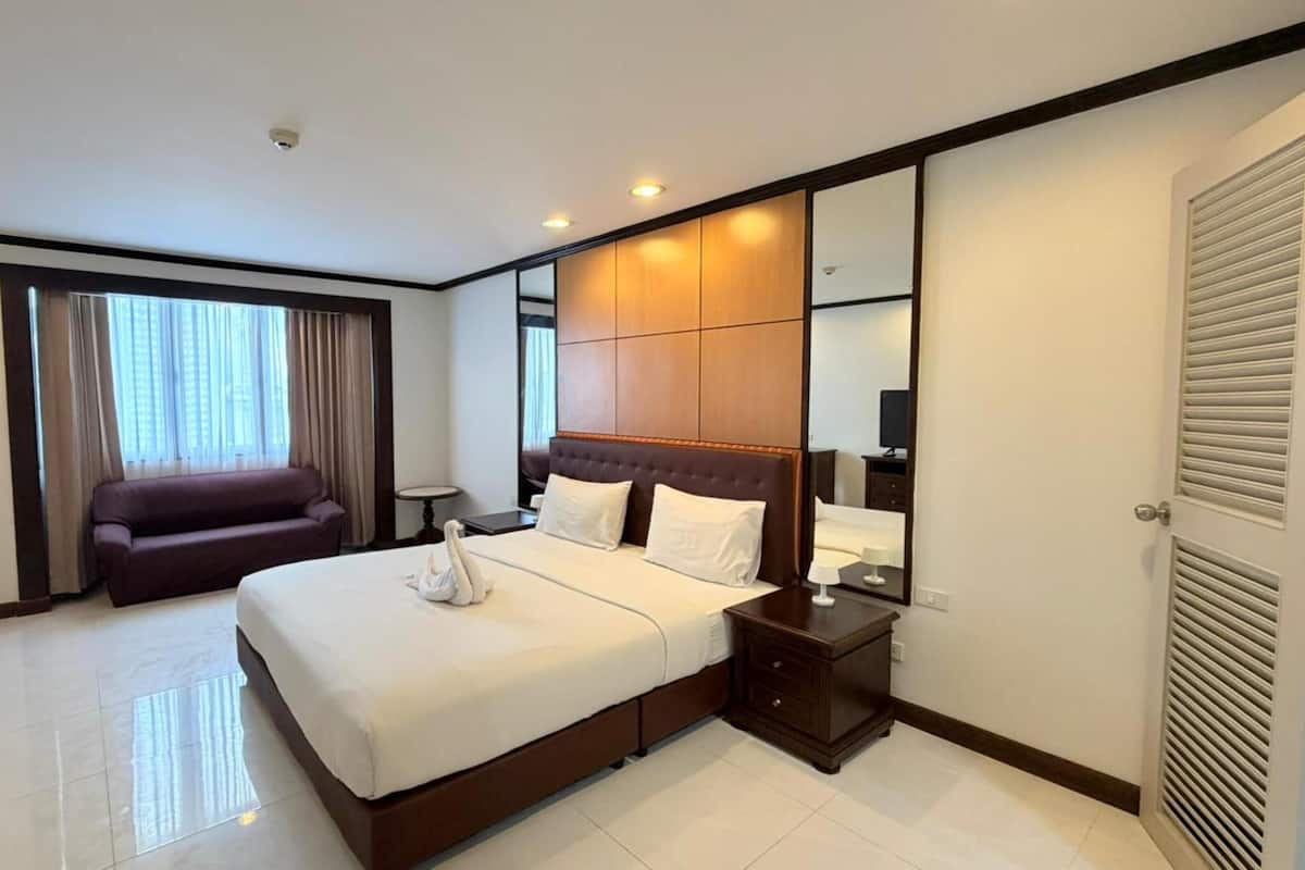 1 bedroom, in-room safe, laptop workspace, blackout curtains