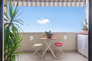 Outdoor dining - Apartment 'Leopolda' with Private Terrace, Wi-Fi and Air Conditioning (Firenze)
