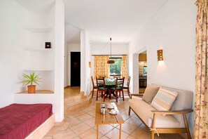 TV - Holiday Home 'Pedras Del Rei Ll' with Shared Pool, Wi-Fi and Air Conditioning (Tavira)