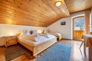 1 bedroom, free WiFi, bed sheets