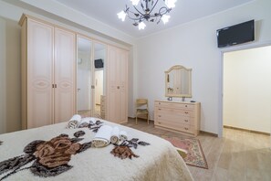 2 bedrooms, iron/ironing board, free WiFi, bed sheets - Apartment 'Casa Da Flo' with Private Terrace, Wi-Fi and Air Conditioning (Augusta)