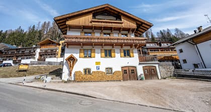 Holiday Apartment "Manuel's App Watschinger -Edelweiss" with Mountain View, Balcony & Wi-Fi