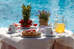 Outdoor dining - Apartment 'Oasi Lamia - 5' with Shared Pool, Wi-Fi and Air Conditioning (Mazara del vallo)