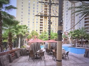Outdoor dining - Bonnet Creek on Disney Property! (Lake Buena Vista)