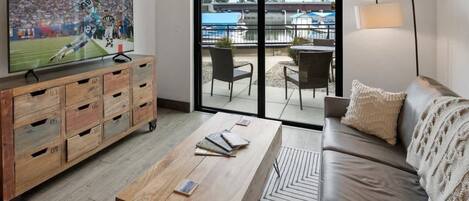 スマートテレビ、書斎 / ワークスペース