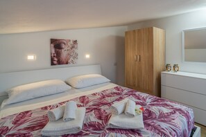 1 bedroom, free WiFi, bed sheets - Apartment 'Sud In Villa Sele' with Sea View, Wi-Fi and Air Conditioning (Fontane Bianche)