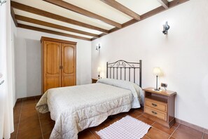 2 bedrooms, free WiFi, bed sheets - Holiday Home 'Finca La Bonita Ap G1' with Shared Pool, Shared Terrace and Wi-Fi (Arona)