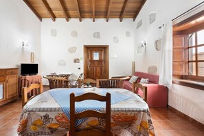 Dining - Holiday Home 'Finca La Bonita Ap G1' with Shared Pool, Shared Terrace and Wi-Fi (Arona)