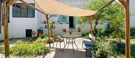 屋外ダイニングエリア