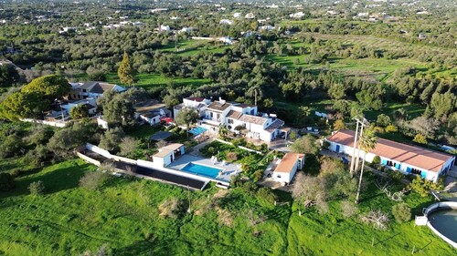 Holiday Home 'Bela Vista Retreat - Lavender' with Sea View, Wi-Fi and Air Conditioning