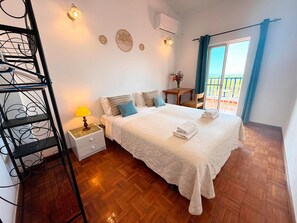 4 quartos, Wi-Fi de cortesia, roupa de cama