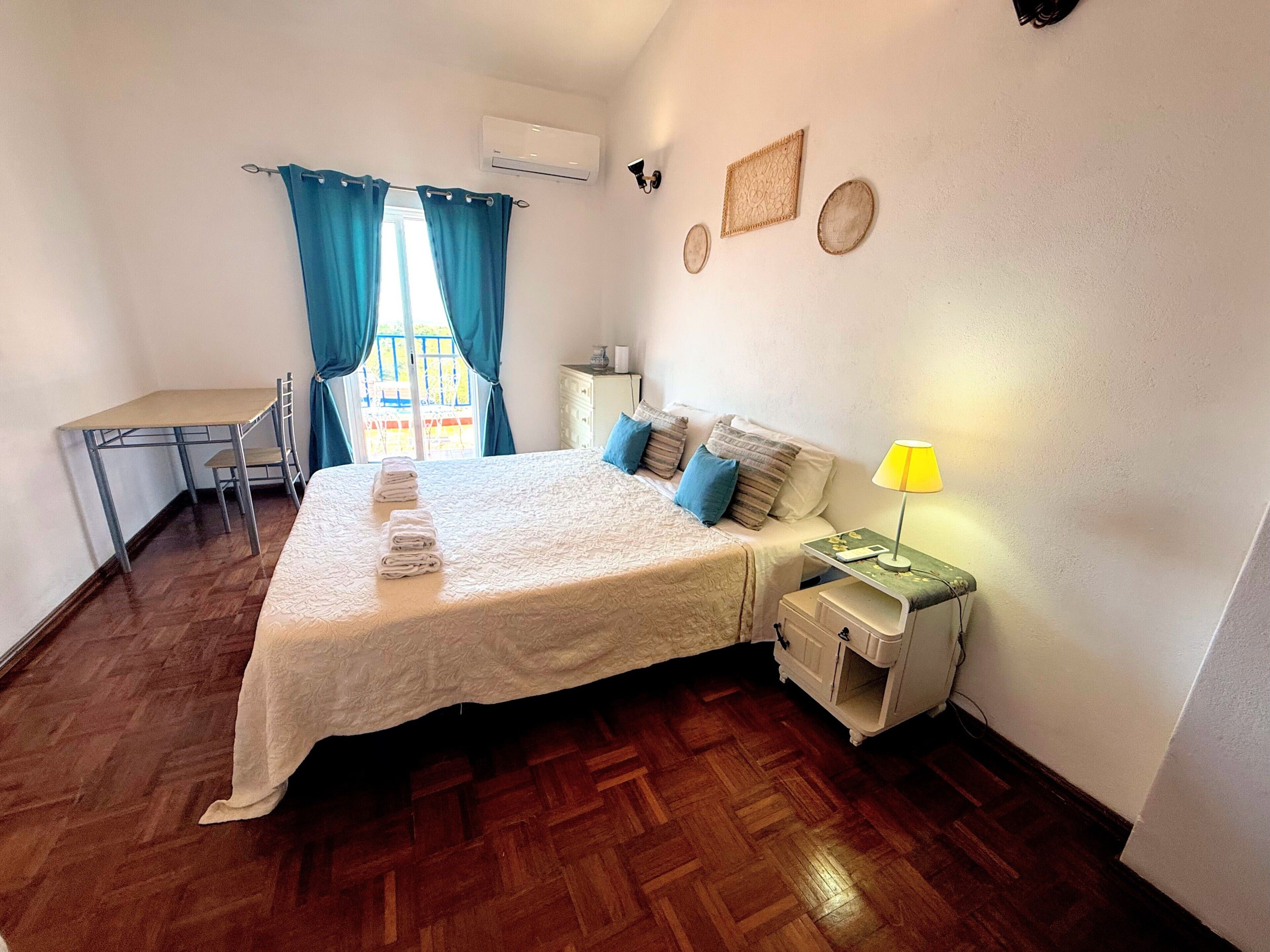 4 bedrooms, free WiFi, bed sheets