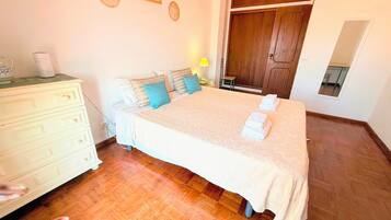 4 bedrooms, free WiFi, bed sheets