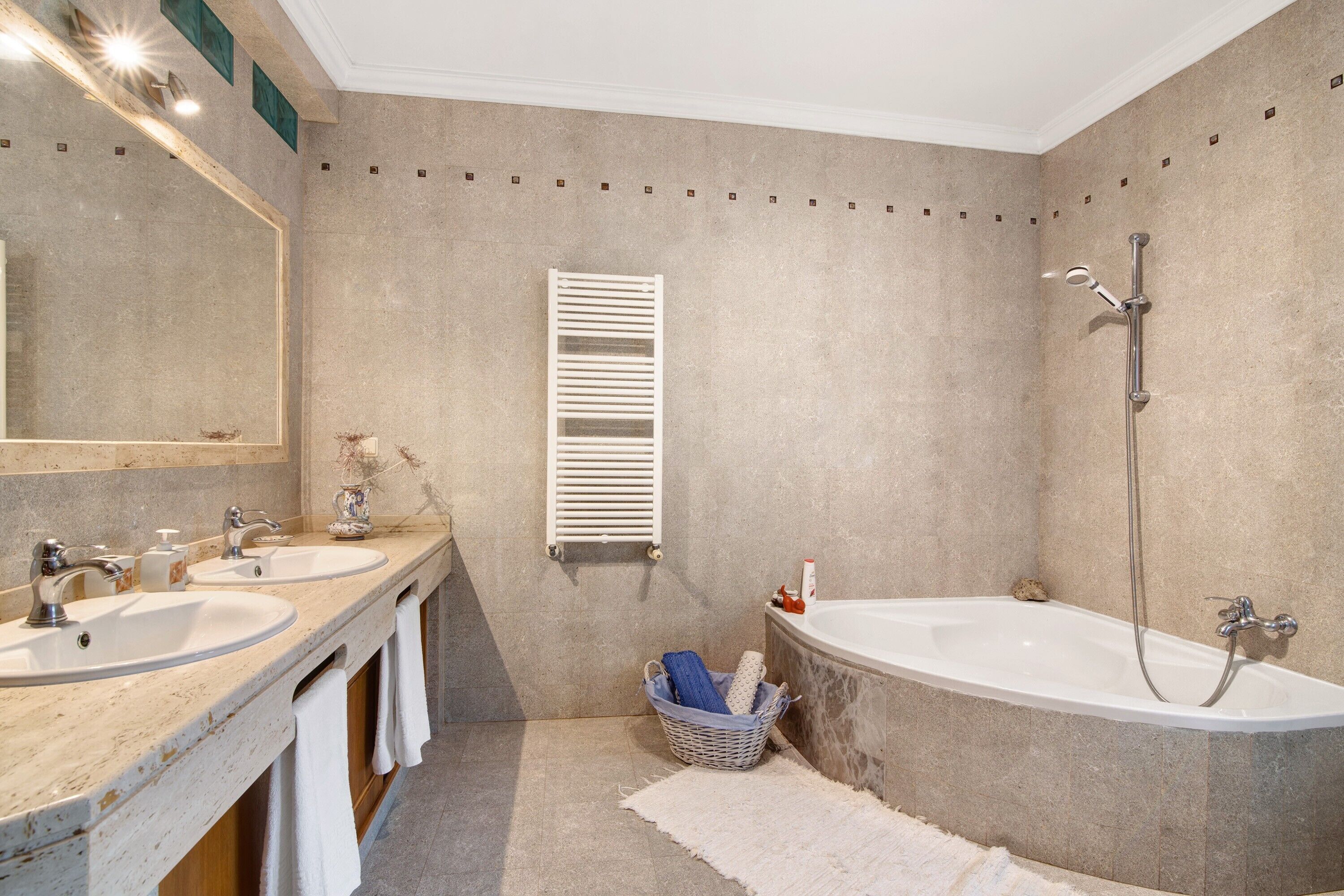 Bathtub, hair dryer, towels