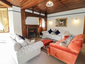 Cottage | Interior - Gwern Borter Manor (Conwy)