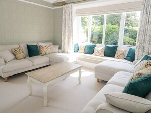 Cottage | Interior
