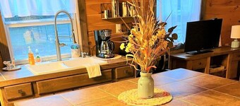 Cabin Near Canton Trade Days - Quiet Retreat with Country Charm!