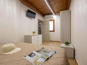 2 slaapkamers, een strijkplank/strijkijzer, wifi