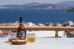 Sea View Room | 起居区 | 34-英寸液晶电视（配备卫星频道）