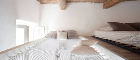 Signature Studio | Free WiFi