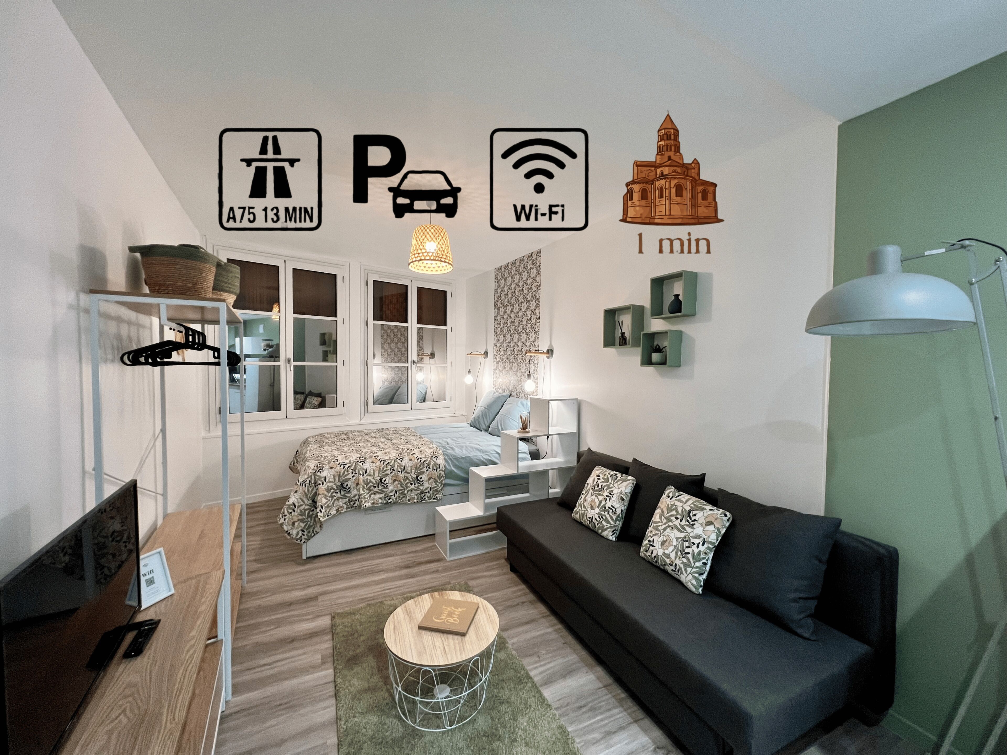 Bureau, fer et planche à repasser, accès au Wi-Fi (inclus)