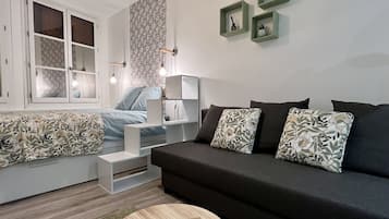 Iron/ironing board, free WiFi, bed sheets