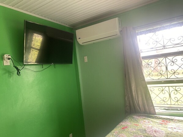 1 chambre, fer et planche Ă repasser, Wi-Fi gratuit, draps fournis