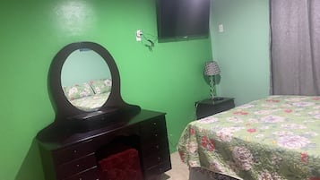 1 chambre, fer et planche Ă  repasser, Wi-Fi gratuit, draps fournis