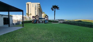 Condo, 2 Bedrooms | Property grounds