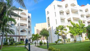 Executive Penthouse, 1 King Bed, Beach View | Terrace/patio