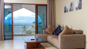 Family Suite, 2 Bedrooms, Accessible Bathtub, Ocean View | Premium bedding, free WiFi, bed sheets, wheelchair access