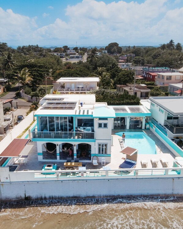 المنشأة من الخارج