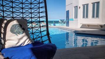 حمّام سباحة خارجي