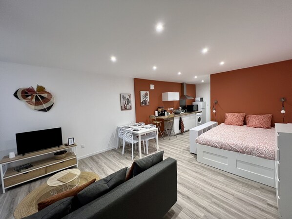 Desk, iron/ironing board, free WiFi, bed sheets