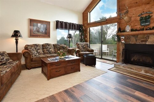 Seven Springs 3 Bedrooms Premium Condo by RedAwning