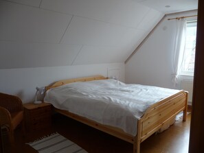 2 habitaciones, cuna de viaje, wifi gratis y ropa de cama 