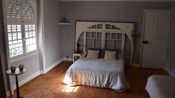 1 bedroom, travel crib, WiFi, bed sheets