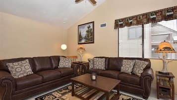 Condo, 1 Bedroom | Living area