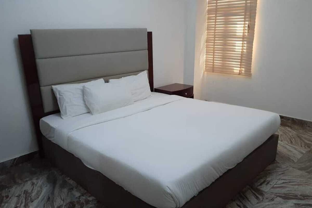 1 bedroom, iron/ironing board, free WiFi