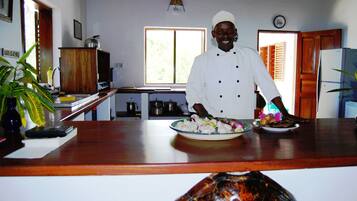 Fridge, oven, dishwasher, coffee/tea maker