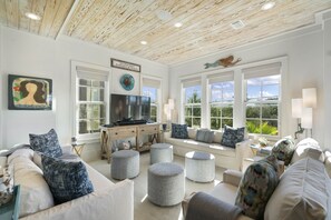 Smart TV, lettore DVD, impianto stereo