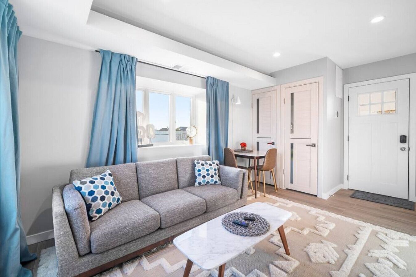 TV connectée, cheminée