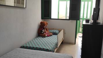 2 quartos, ferros/tábuas de passar roupa, Wi-Fi, roupa de cama