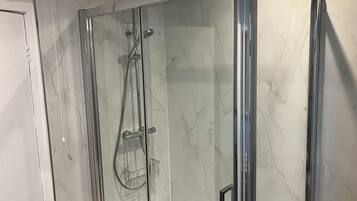 Cottage | Bathroom | Shower