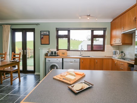 Fridge, dishwasher, electric kettle, toaster