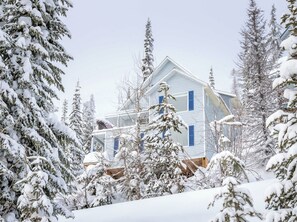 Exterior - The Summit | Nature Lovers Dream! Family Friendly (Vernon)