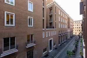 Exterior - Elegant apartment in Via della Frezza, near Piazza di Spagna / Spanish Steps (Rome)