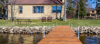 Comfy pet friendly 2 bedroom with fireplace