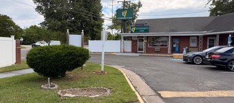 Economy 7 Inn Near Hampton University VA